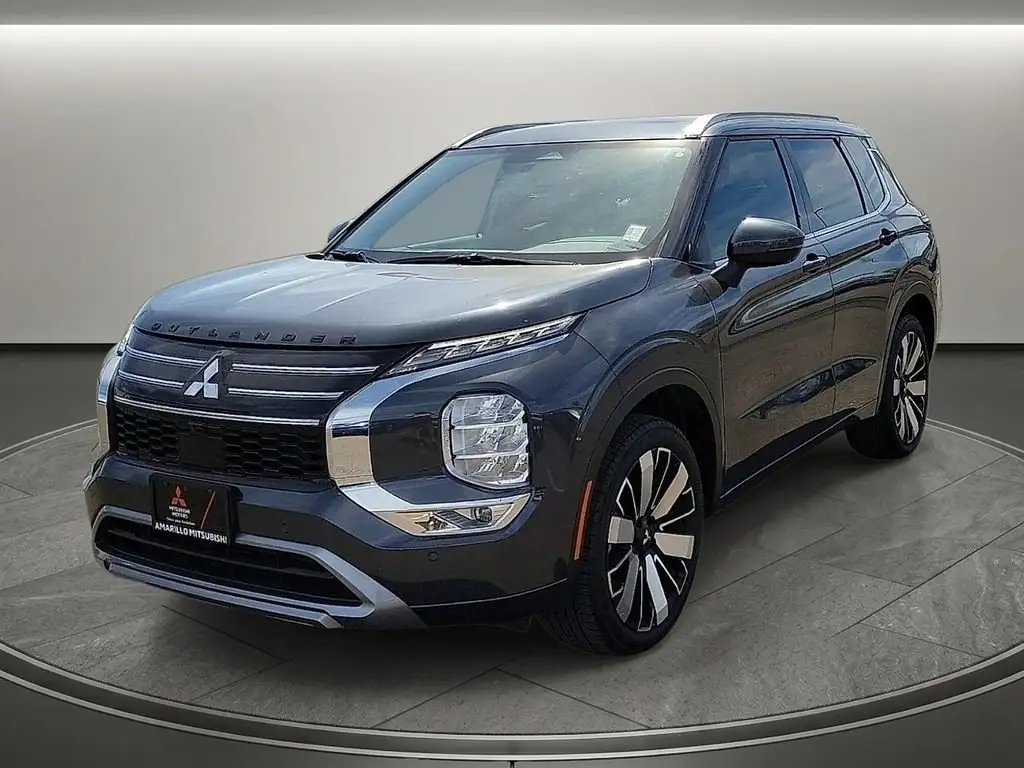 2025 Mitsubishi Outlander SEL 2WD's photo