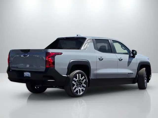 2026 Chevrolet Silverado EV Work Truck Standard Range photo 4