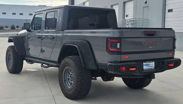 2021 Jeep Gladiator Mojave photo 3