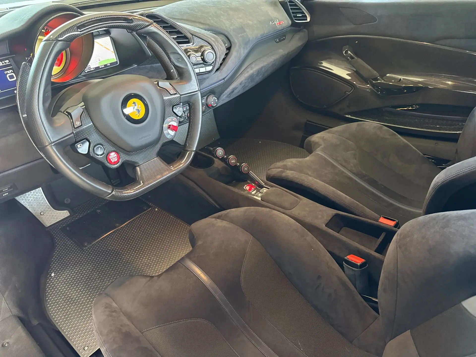 2019 Ferrari 488 Base photo 4