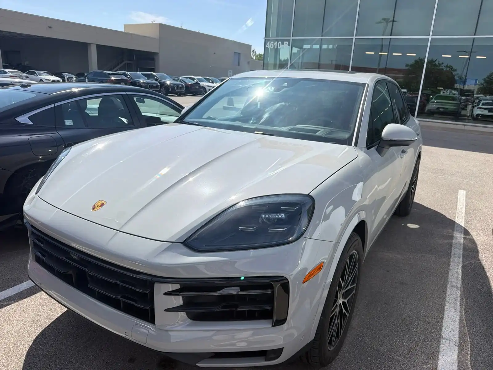 2024 Porsche Cayenne S's photo