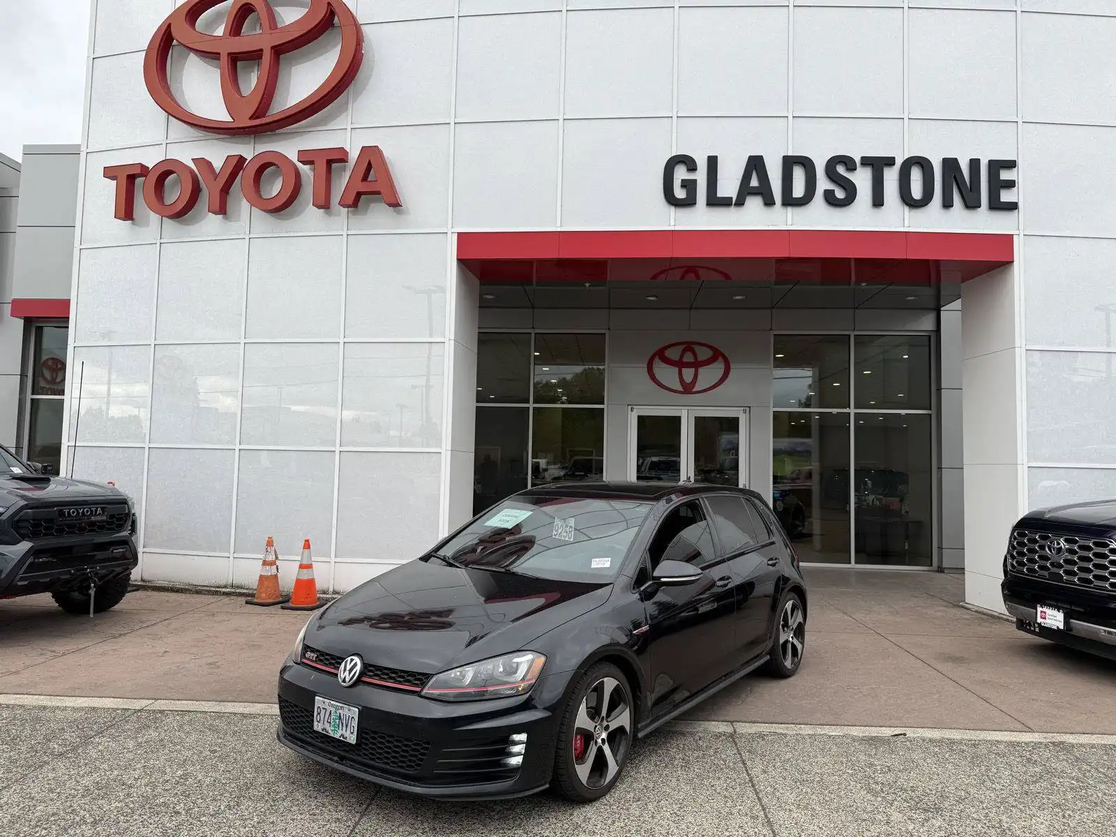 2017 Volkswagen Golf GTI 2.0T SE w/Performance Pk 4-door DSG's photo