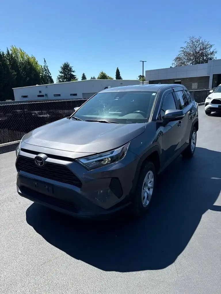 2024 Toyota RAV4 LE AWD's photo
