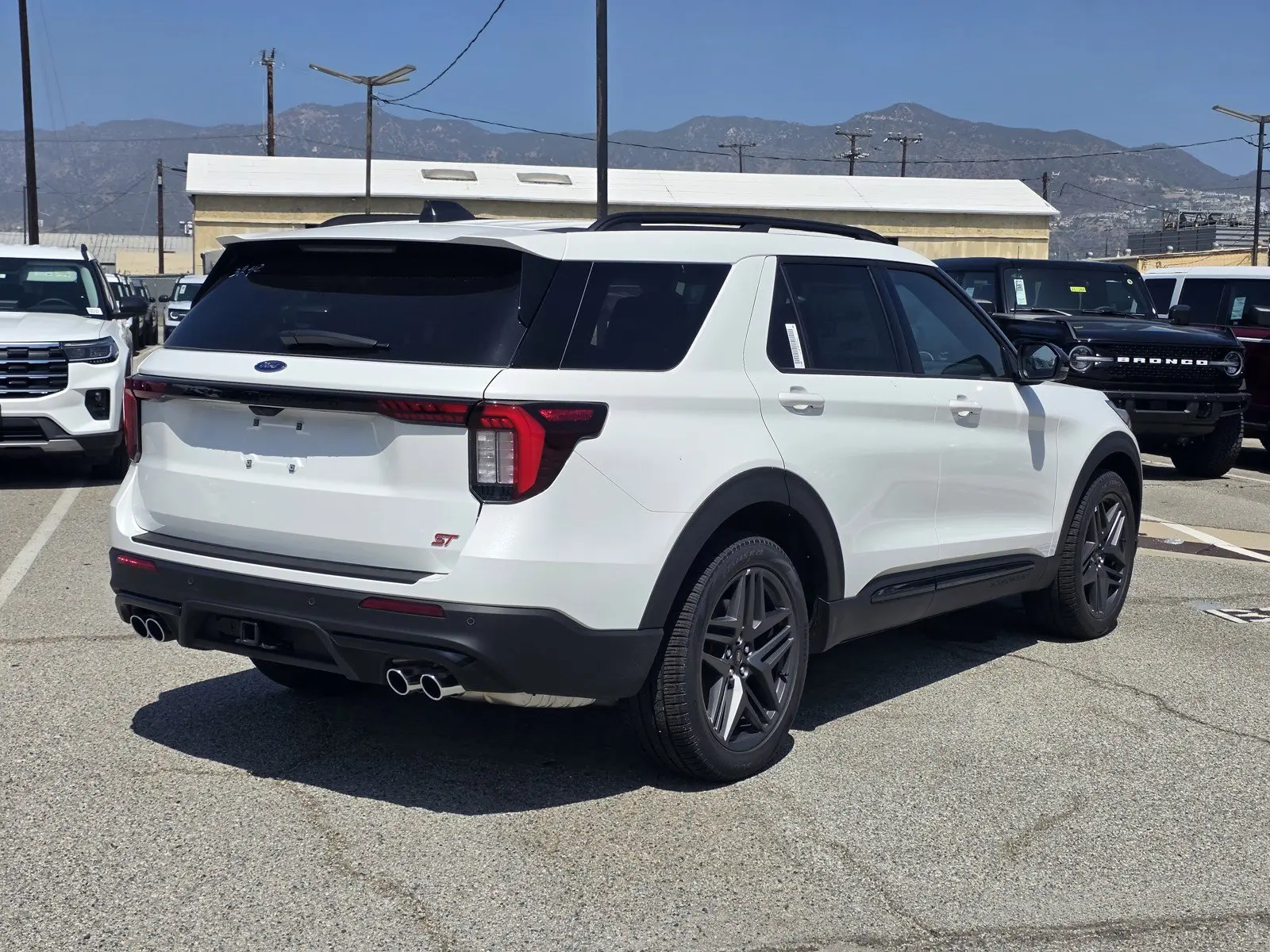 2026 Ford Explorer ST 4WD photo 4
