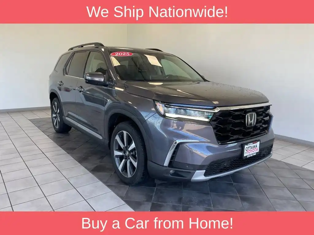 2025 Honda Pilot Touring AWD's photo