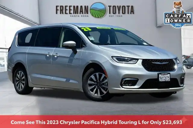 2023 Chrysler Pacifica Hybrid Touring L Hybrid's photo