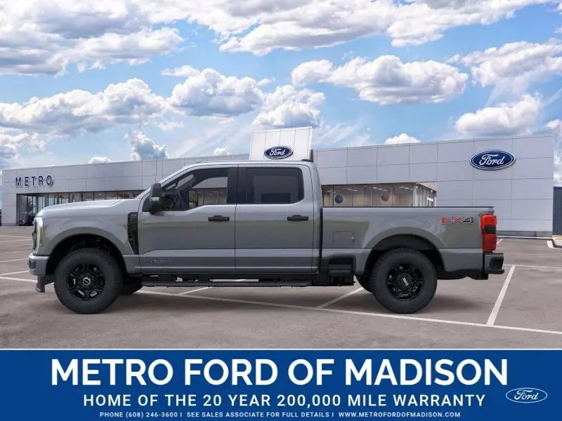 2026 Ford F-350 XL 4WD Crew Cab SRW 6-3/4' Box photo 3