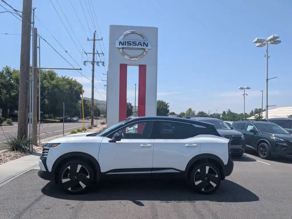 2026 Nissan Kicks 2.0 SR AWD's photo