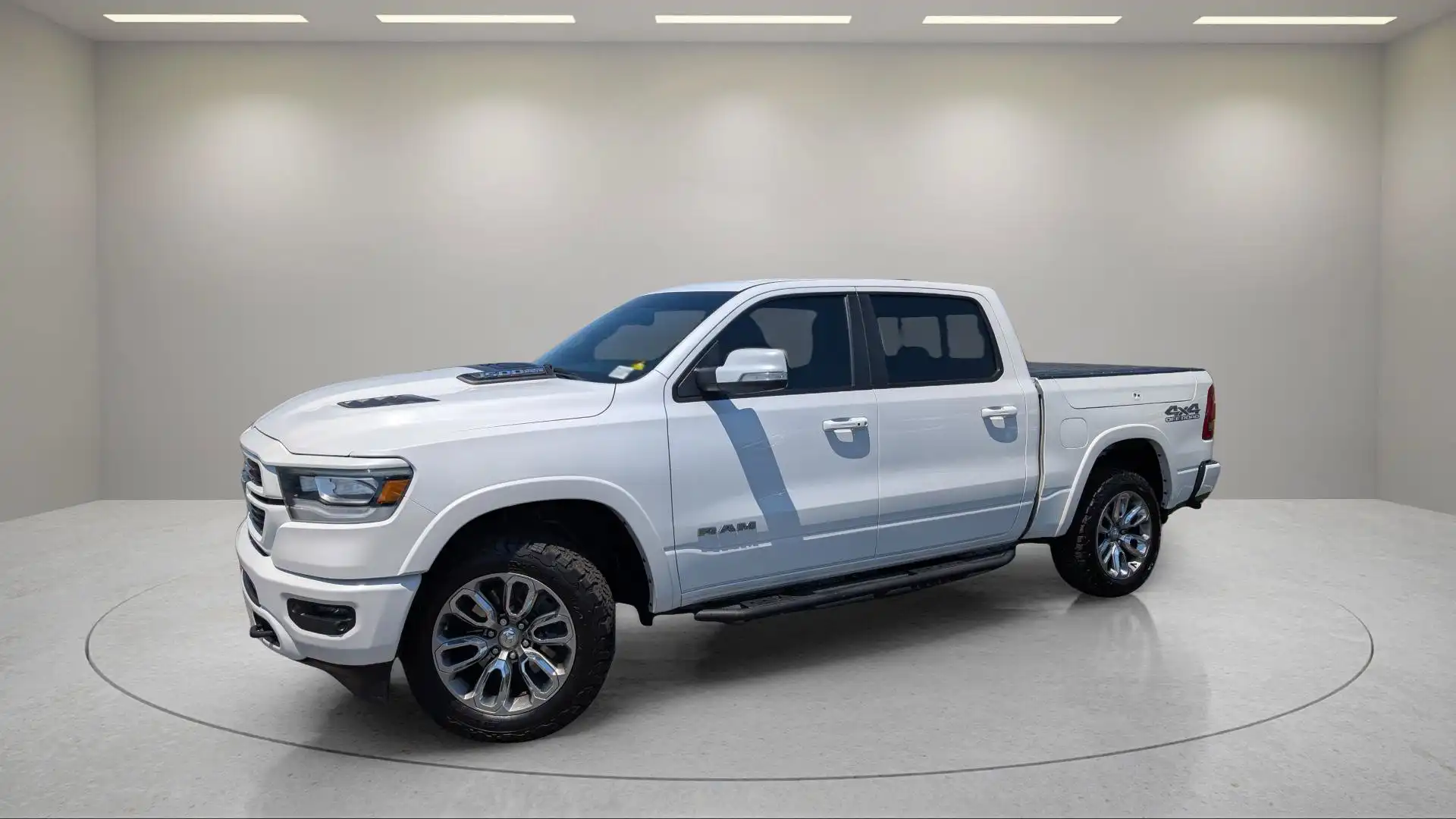 2020 RAM 1500 Laramie 4x4 Crew Cab 5'7's photo