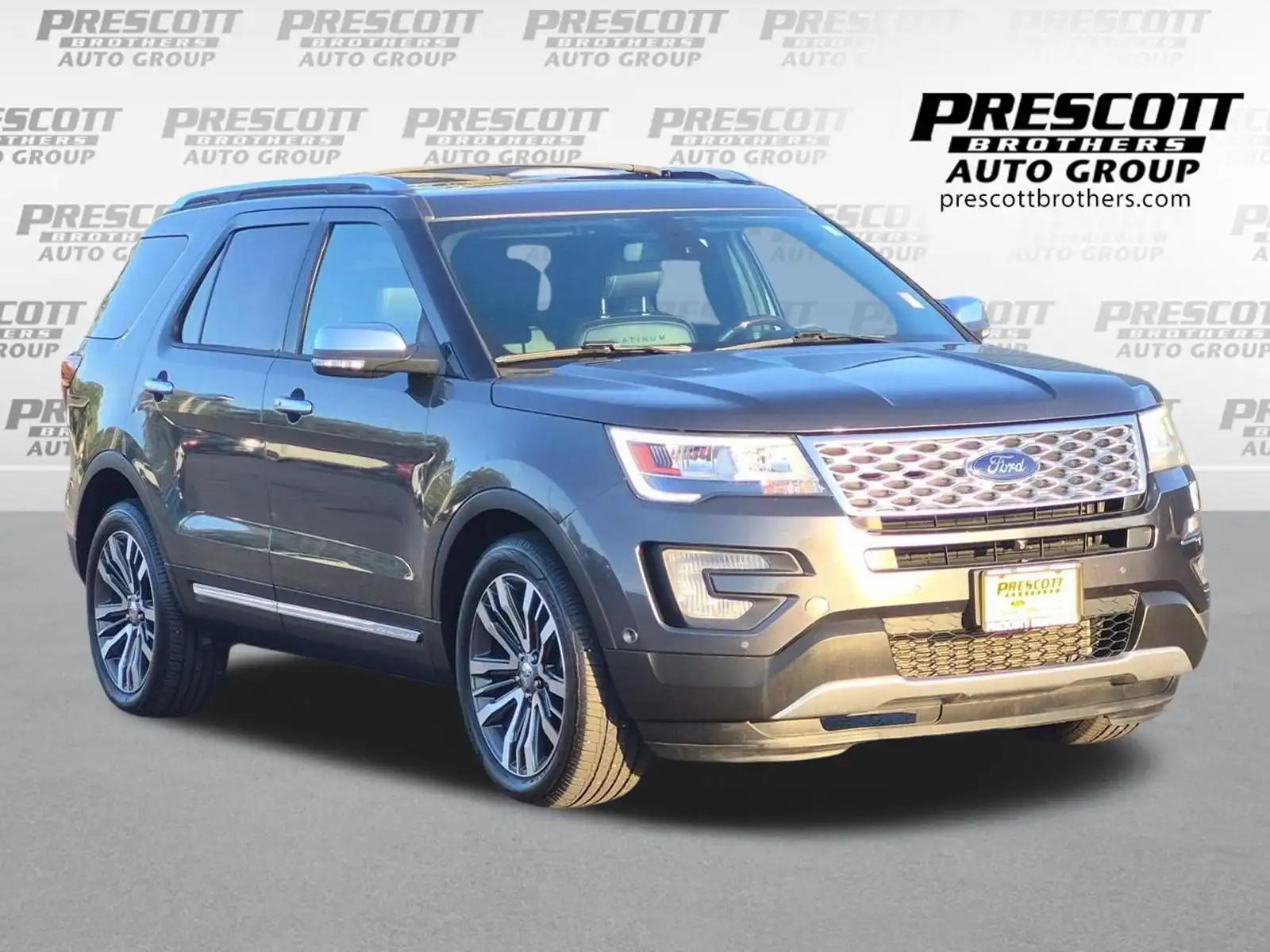 2017 Ford Explorer Platinum 4WD's photo
