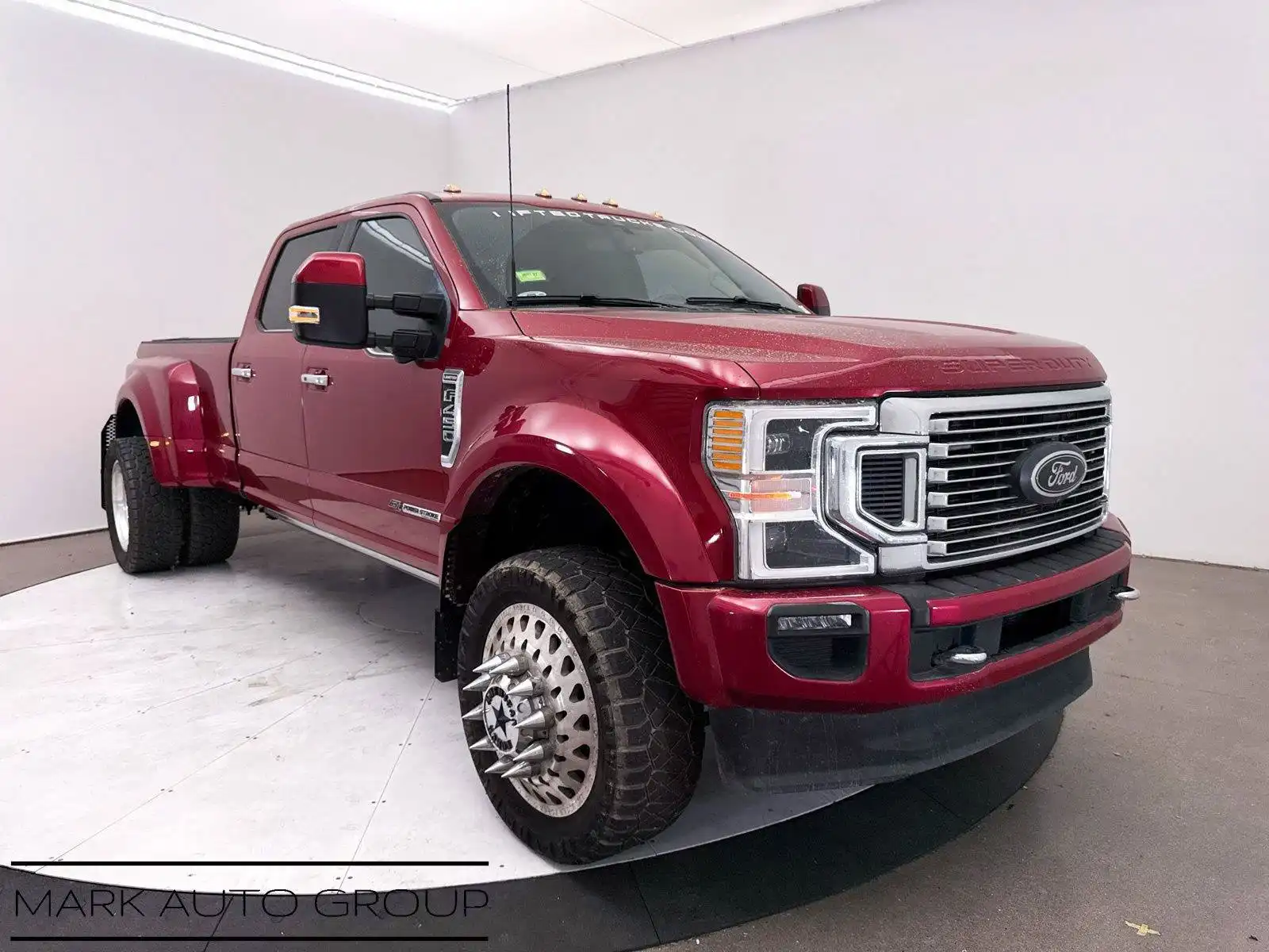 2022 Ford F-450 Limited 4WD Crew Cab DRW 8' Box's photo