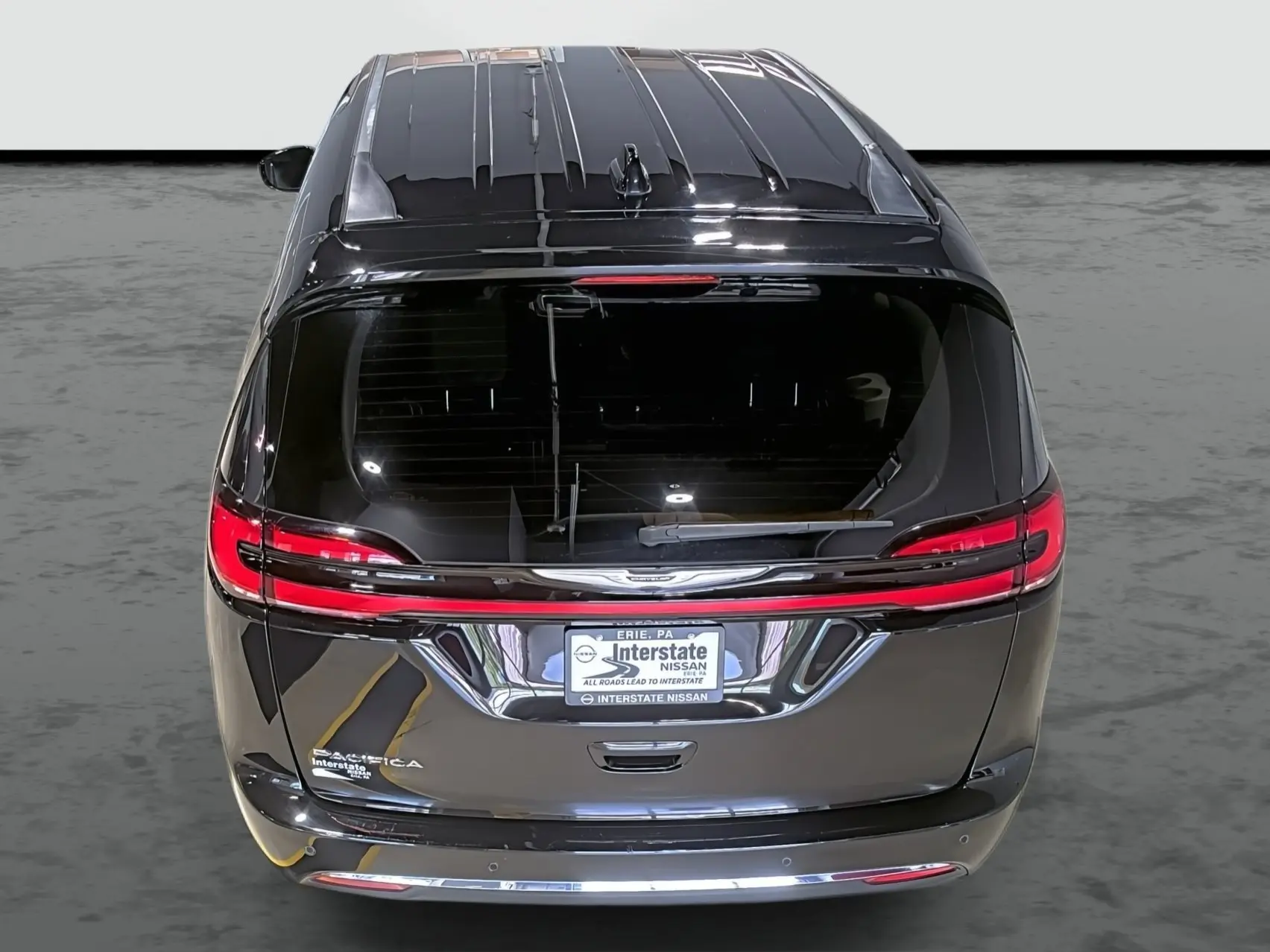 2024 Chrysler Pacifica Touring L photo 3