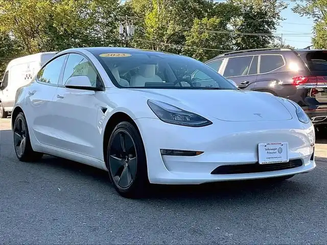 2023 Tesla Model 3 Base's photo