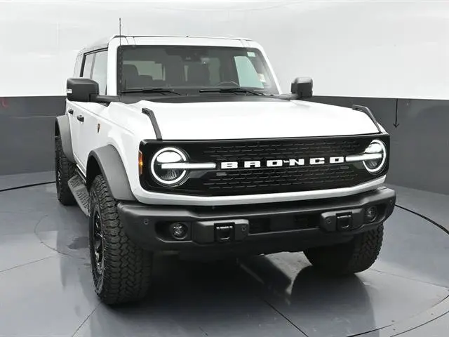 2025 Ford Bronco Badlands 4x4 photo 3