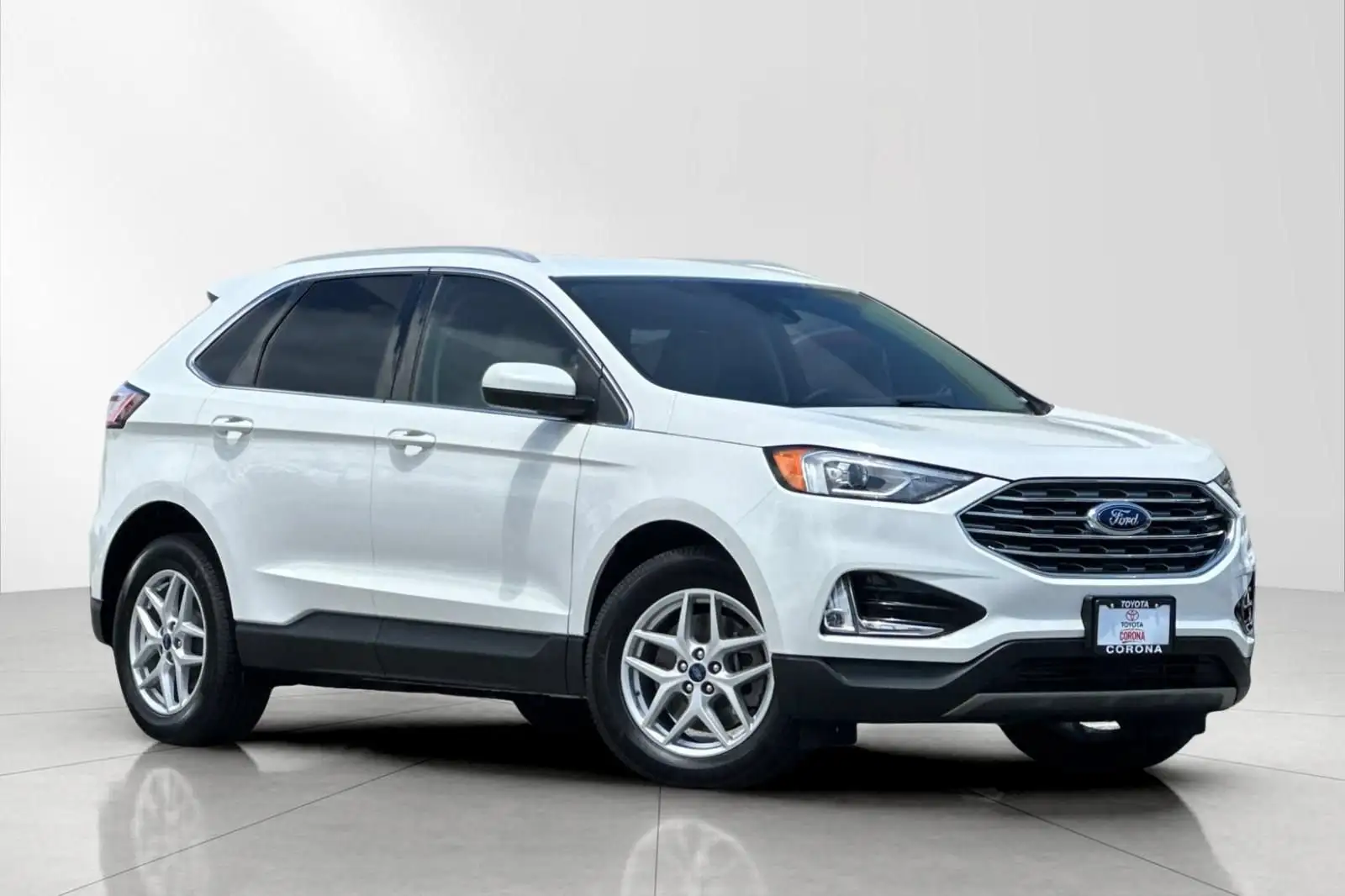 2021 Ford Edge SEL's photo