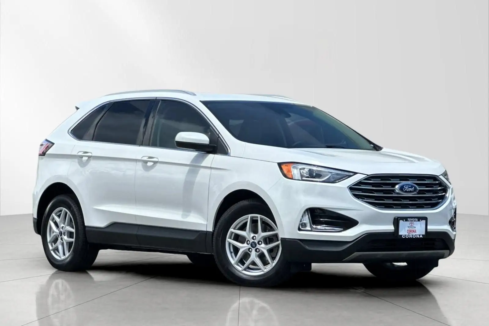 2021 Ford Edge SEL photo 1