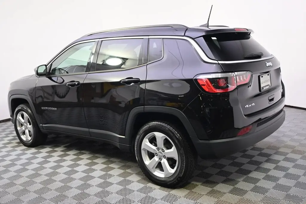 2018 Jeep Compass Latitude 4WD photo 3