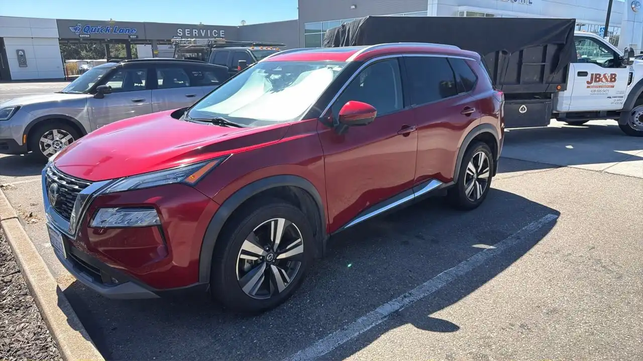 2021 Nissan Rogue SL FWD's photo