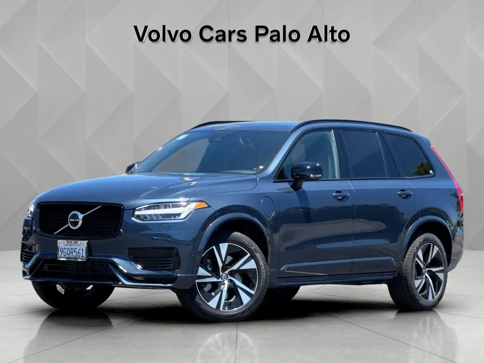 2023 Volvo XC90 T8 Recharge Plus Dark Theme 7-Seater 4WD's photo