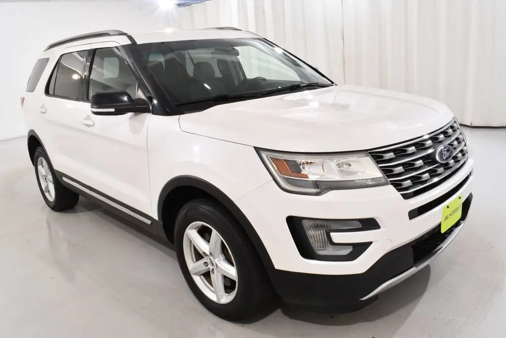 2017 Ford Explorer XLT 4WD photo 5