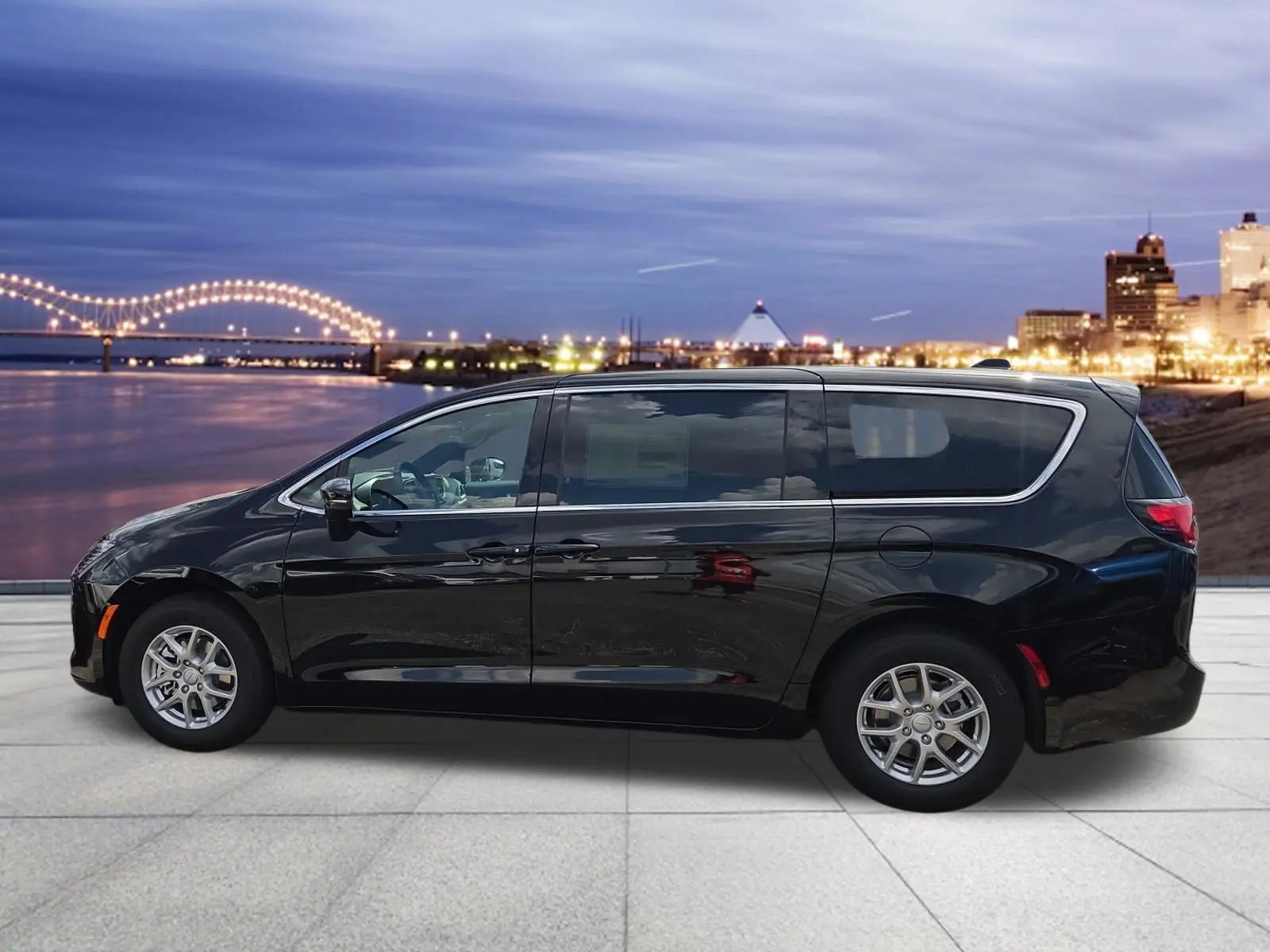 2027 Chrysler Pacifica Select photo 3