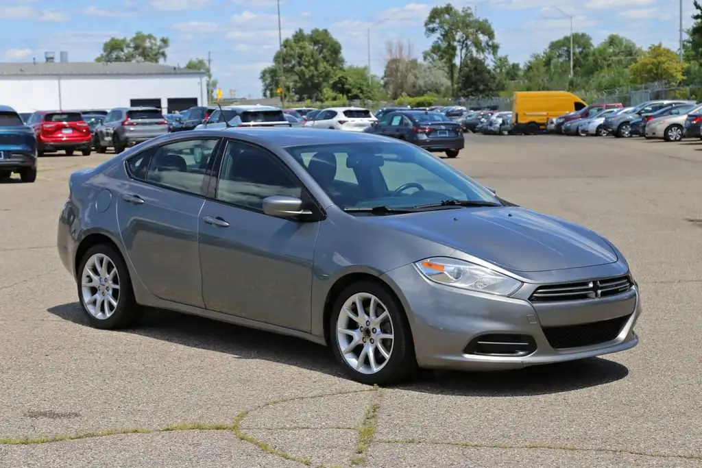 2013 Dodge Dart 2.0 SXT photo 1