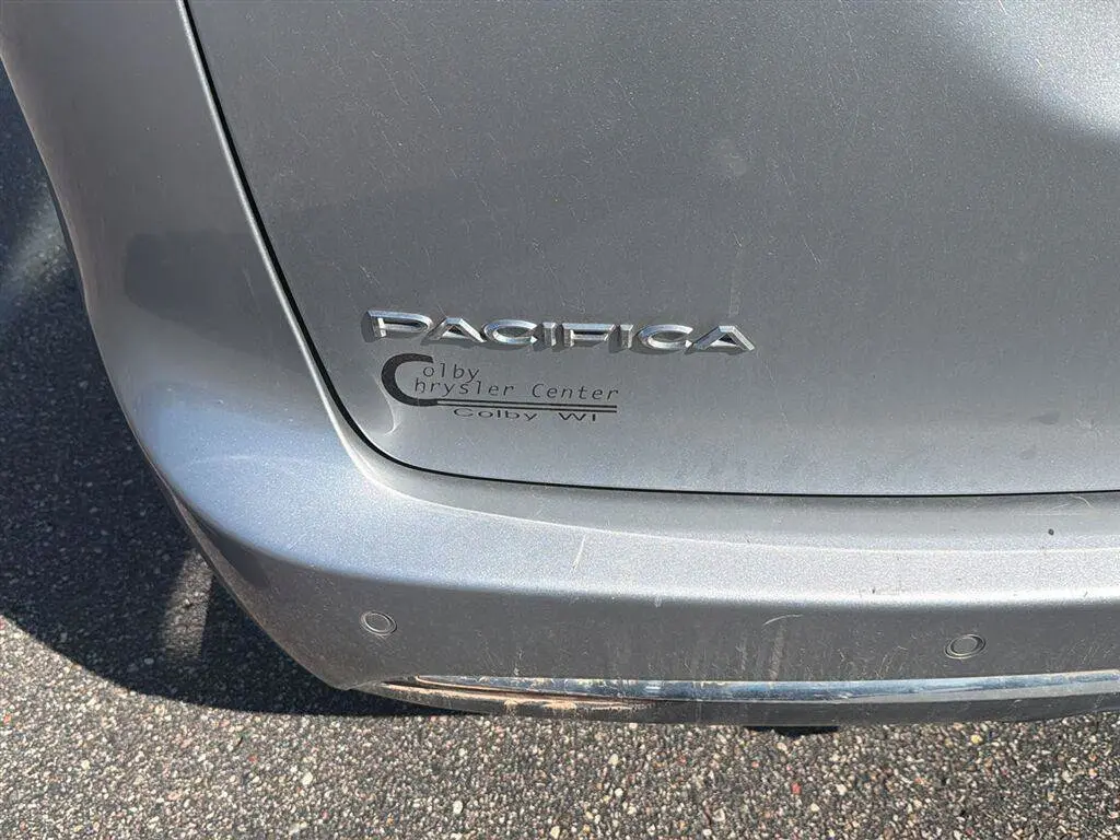 2018 Chrysler Pacifica Touring L Plus photo 4