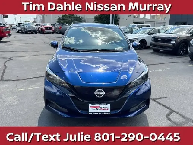 2025 Nissan Leaf S photo 3