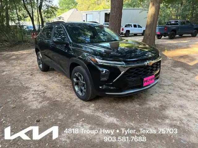 2024 Chevrolet Trax LT's photo