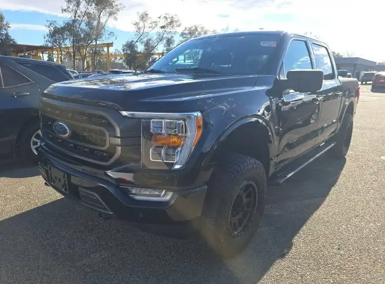 2023 Ford F-150 XLT 4WD SuperCrew 5-1/2' Box's photo