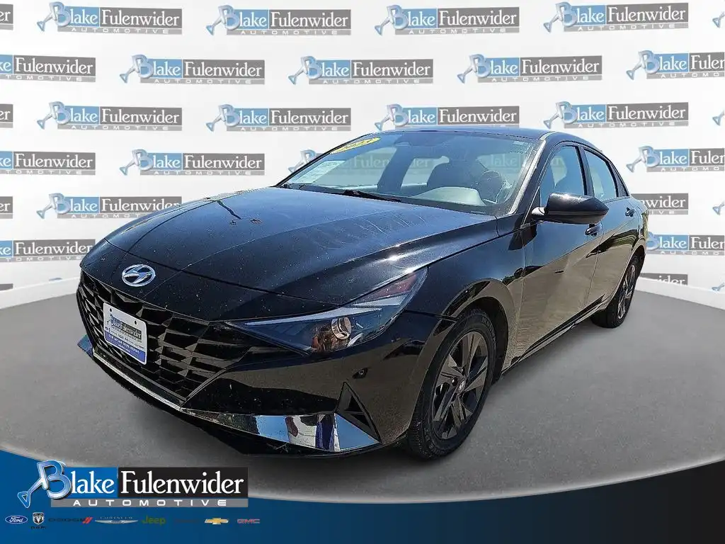 2023 Hyundai Elantra 2.0 SEL IVT's photo