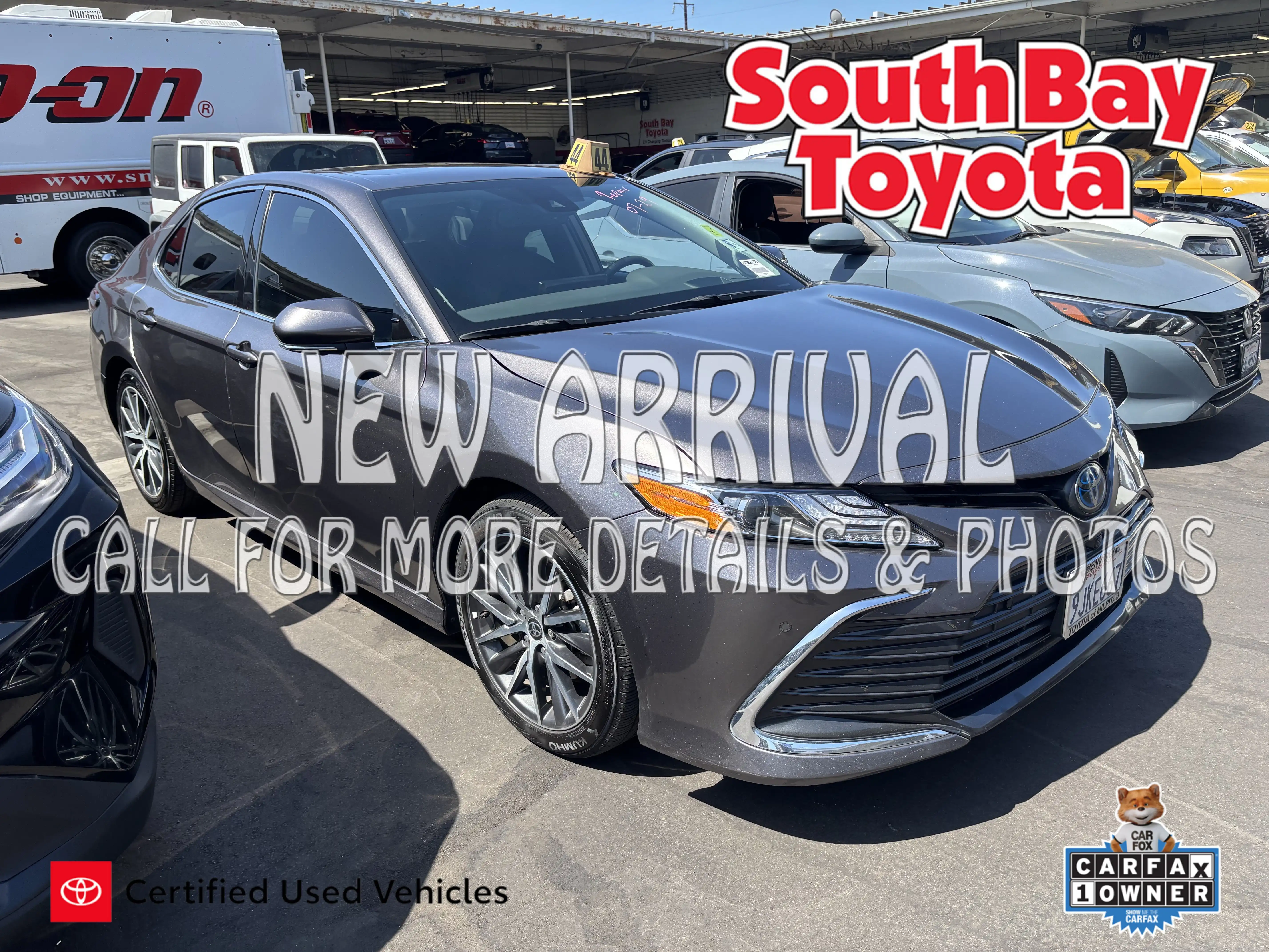 2024 Toyota Camry XLE Hybrid's photo