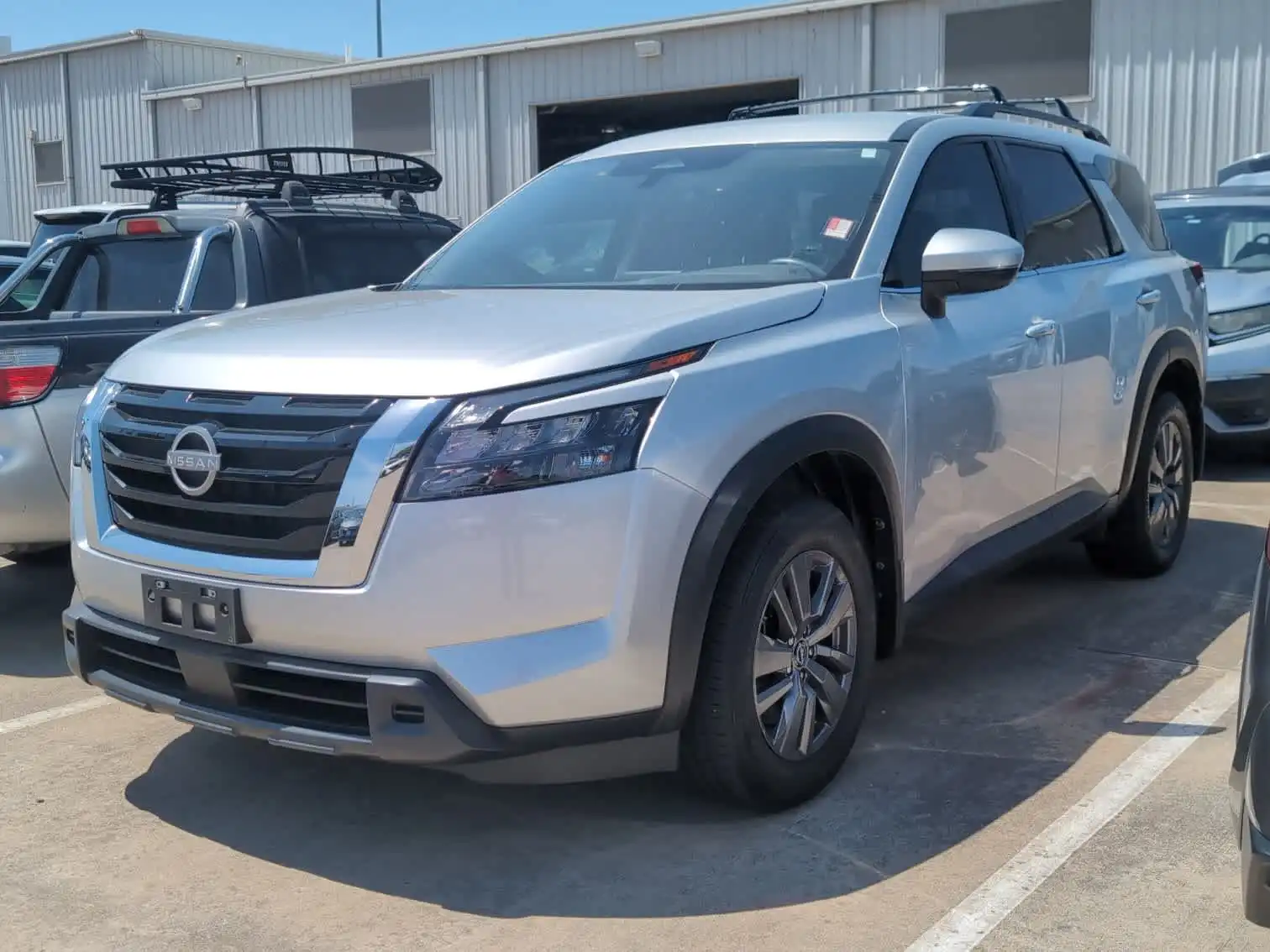 2025 Nissan Pathfinder SV FWD's photo