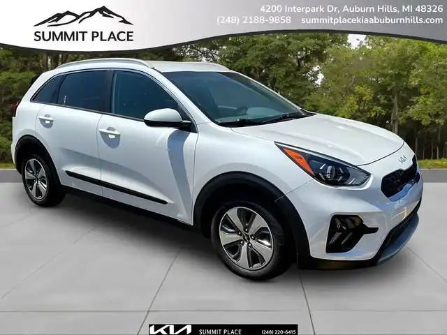 2022 Kia Niro LX's photo