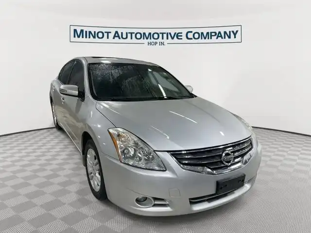 2012 Nissan Altima 2.5 SL's photo
