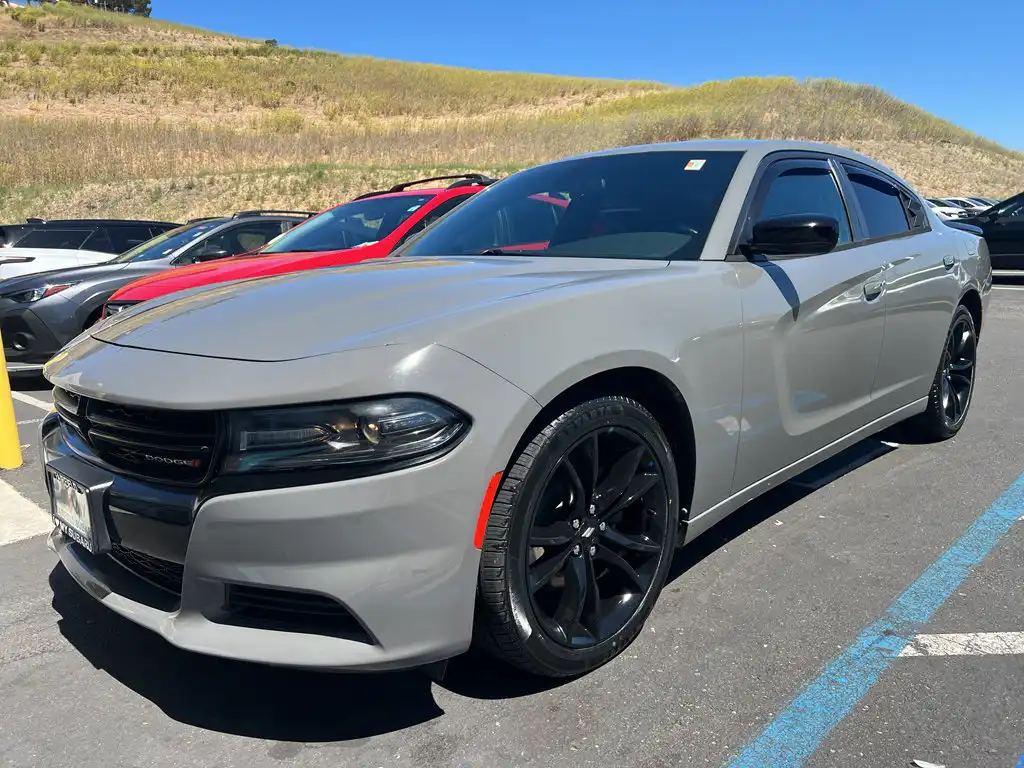 2018 Dodge Charger SXT's photo