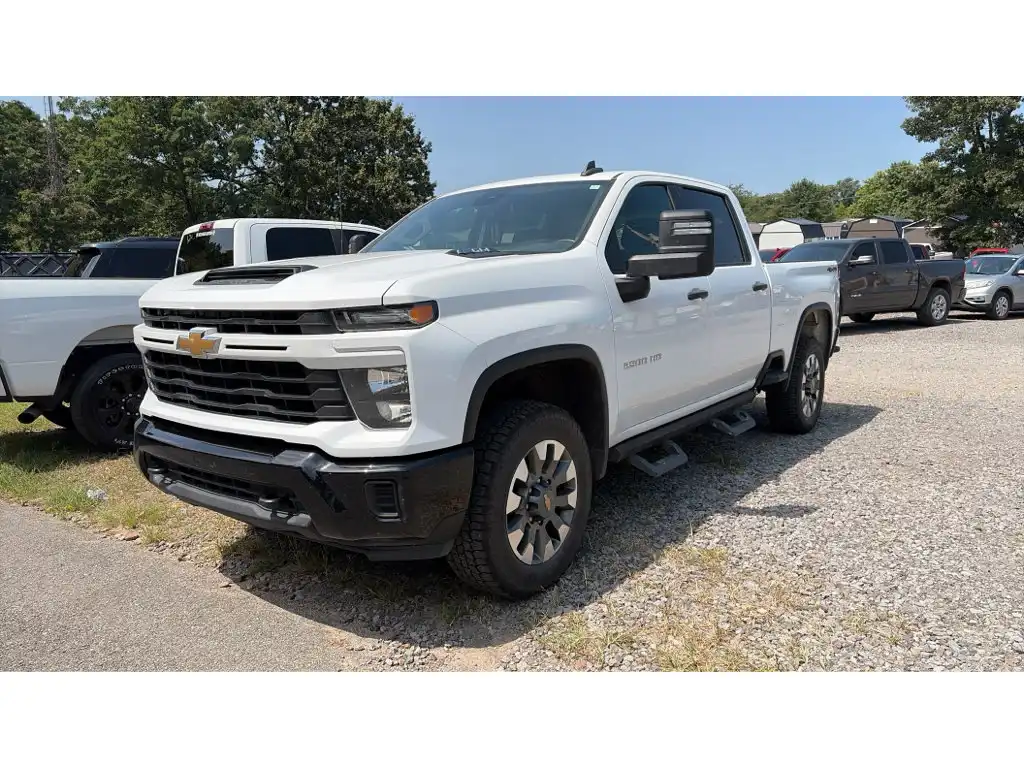 2024 Chevrolet Silverado HD Custom 4WD Crew Cab Standard Box's photo