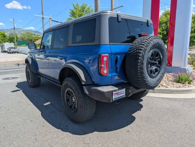 2021 Ford Bronco First Edition 4WD Advanced photo 5