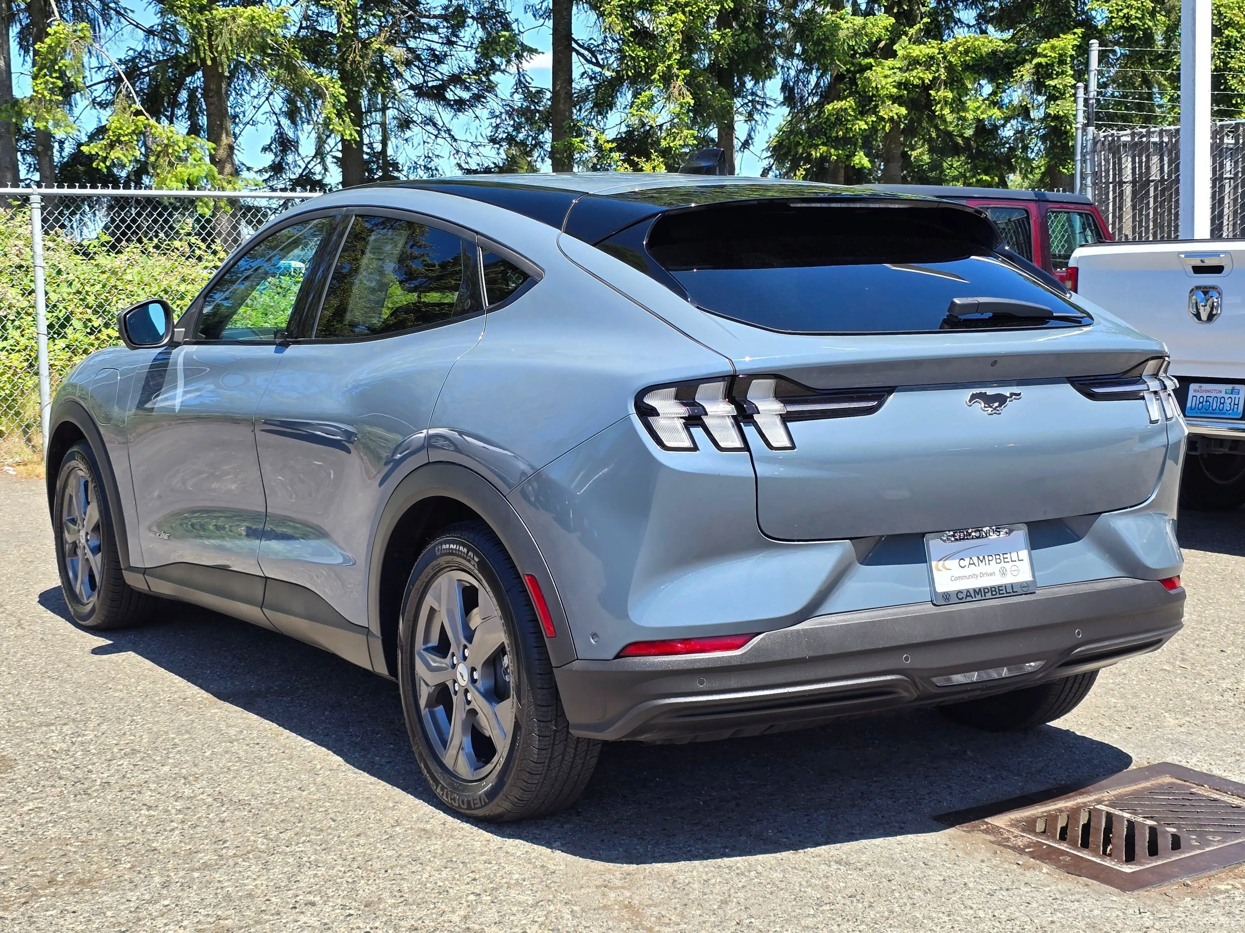 2023 Ford Mustang-Mach-e Select photo 3