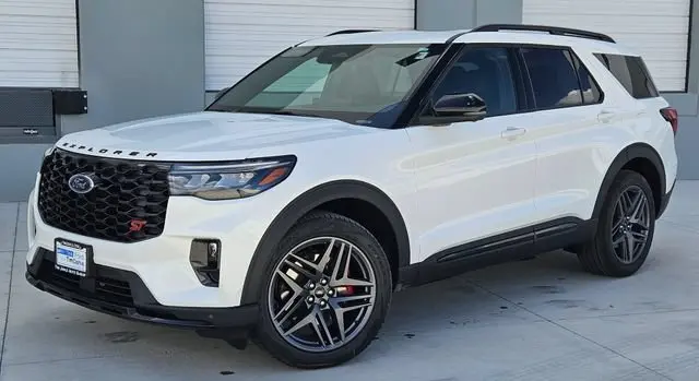 2026 Ford Explorer ST 4WD photo 3