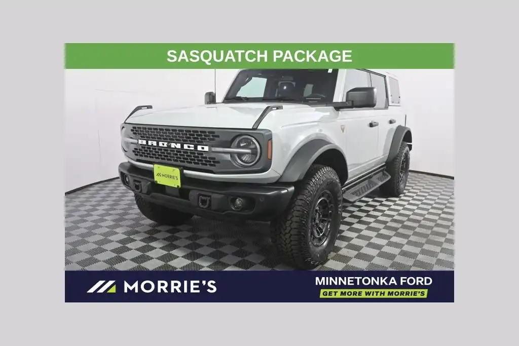 2026 Ford Bronco Badlands 4WD's photo