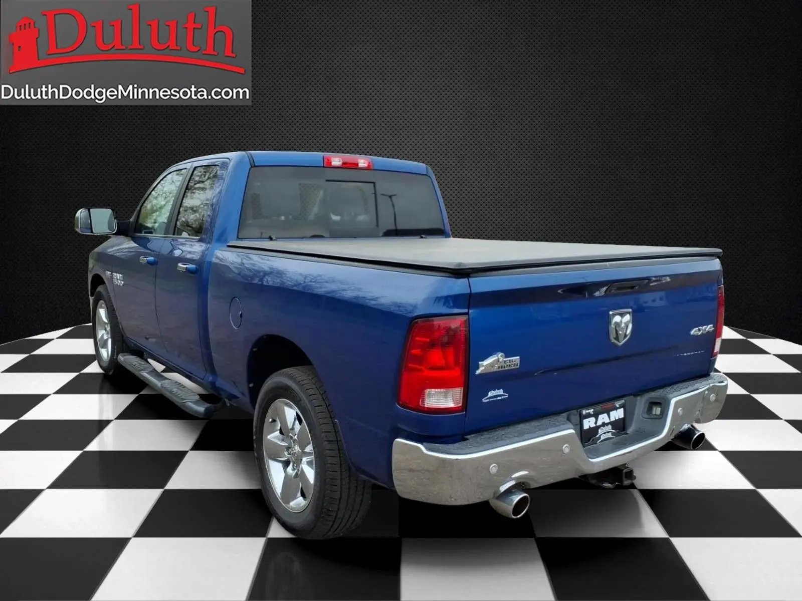 2015 RAM 1500 SLT 4x4 Quad Cab photo 3