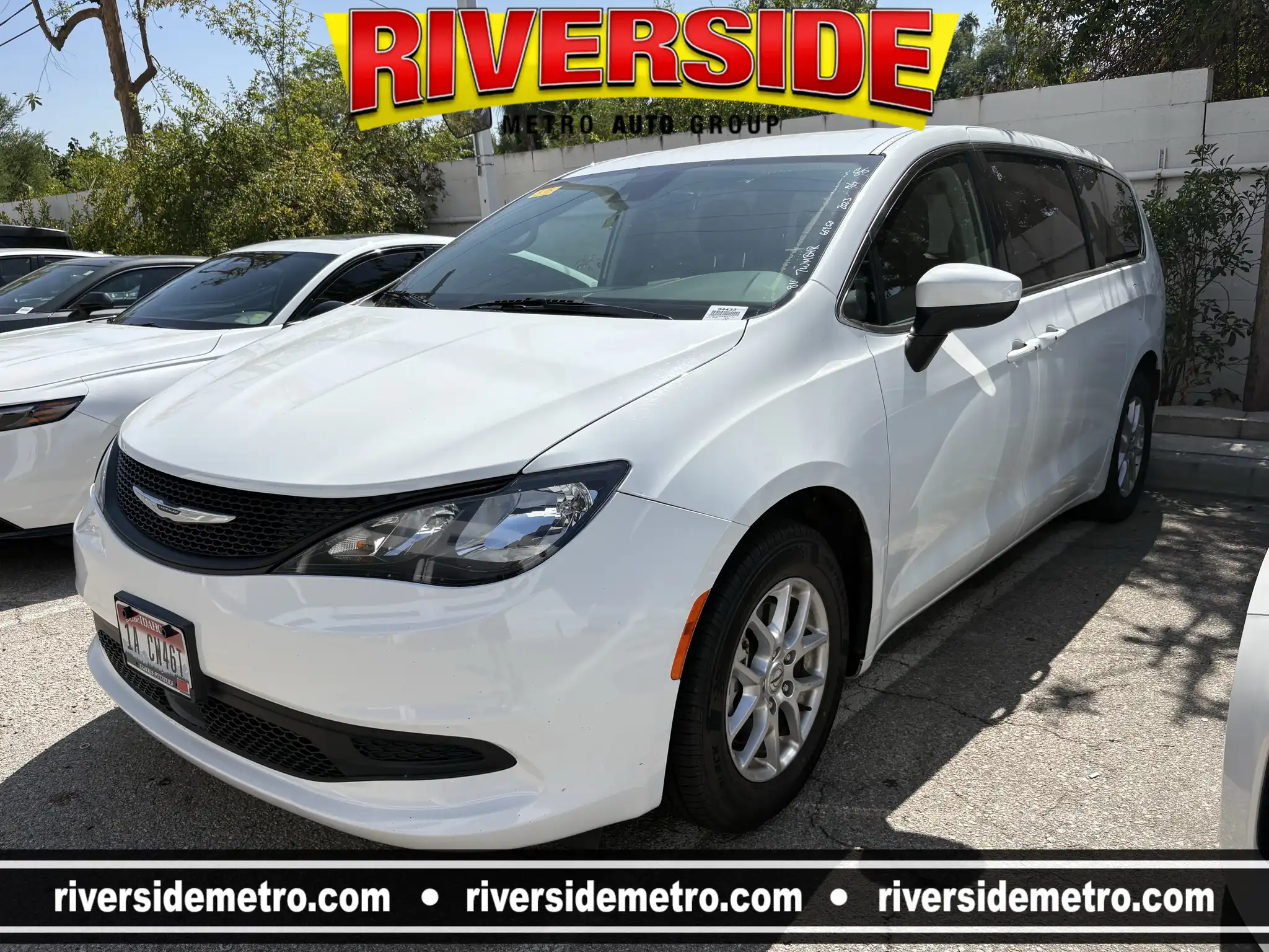 2023 Chrysler Voyager LX's photo