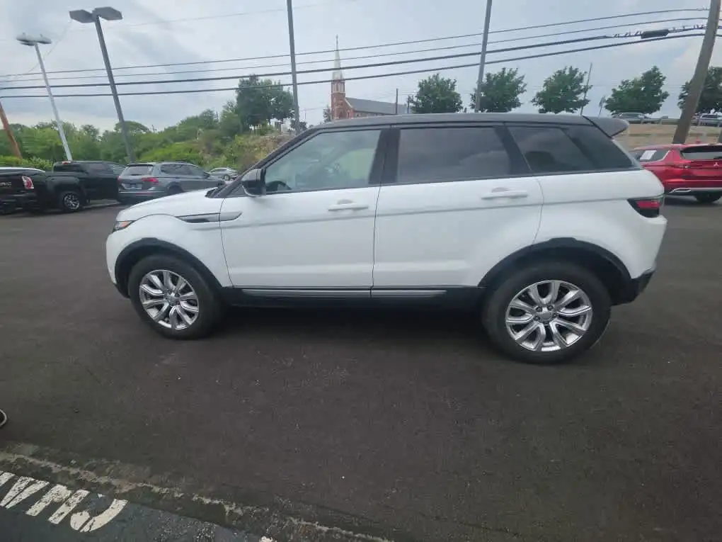 2016 Land Rover Range Rover Evoque SE's photo