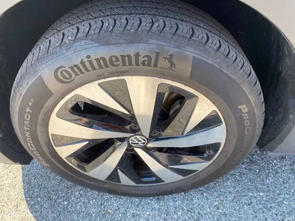 2023 Volkswagen ID.4 PRO AWD photo 5