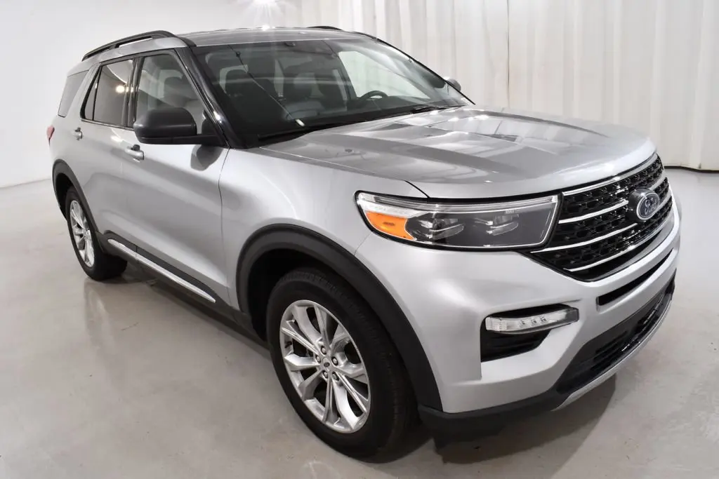 2024 Ford Explorer XLT 4WD photo 5