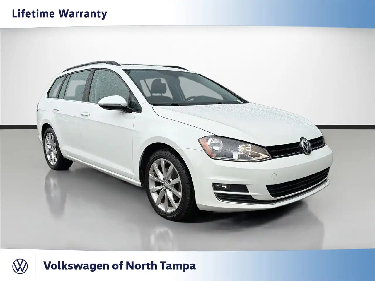 2017 Volkswagen Golf SportWagen TSI SE's photo
