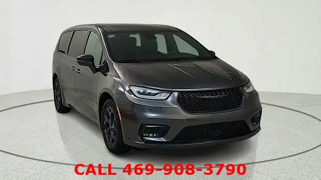 2022 Chrysler Pacifica Hybrid Limited Hybrid's photo
