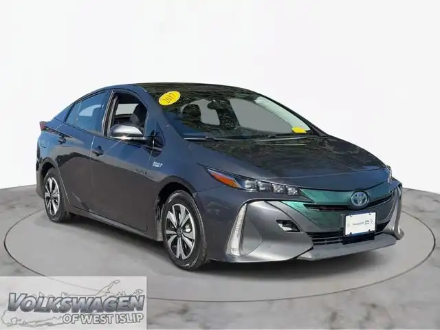 2017 Toyota Prius Prime Premium's photo