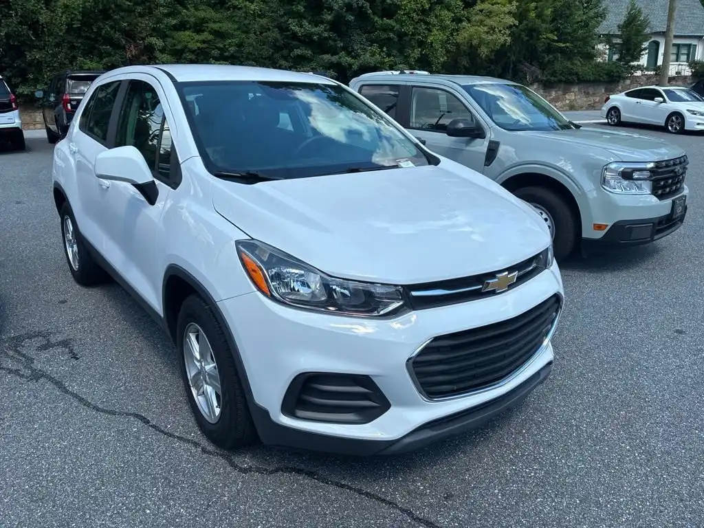 2019 Chevrolet Trax LS's photo